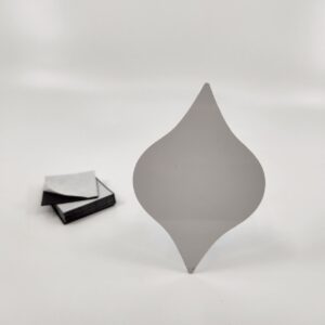 Teardrop - Icicle Shape w/ Magnet / Set of 10